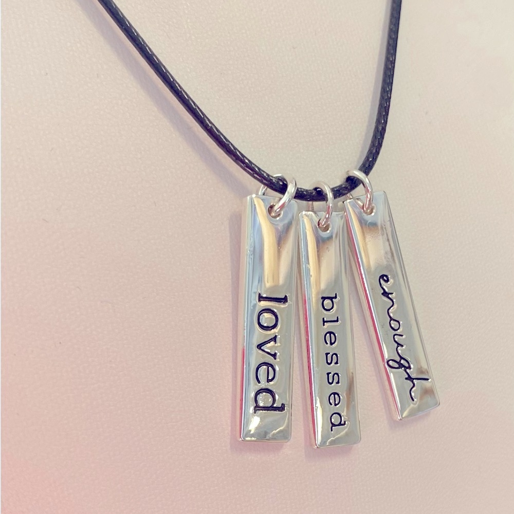 Necklace - Picture 1 of 3